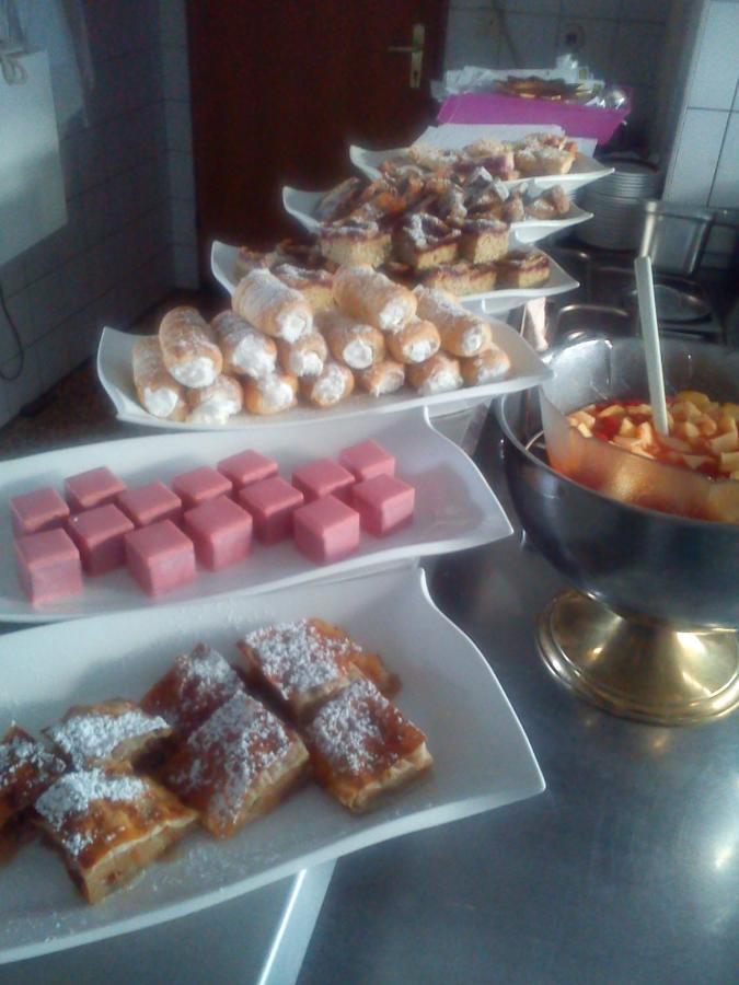 Zum Toni Hotel